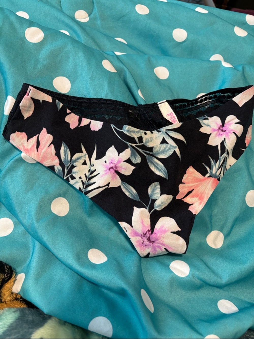 New PINK VS Thong - Small